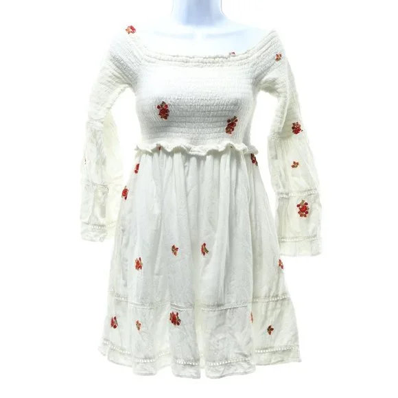 Free People COUNTING DAISIES White Dress with Embroidered Flowers Size Small